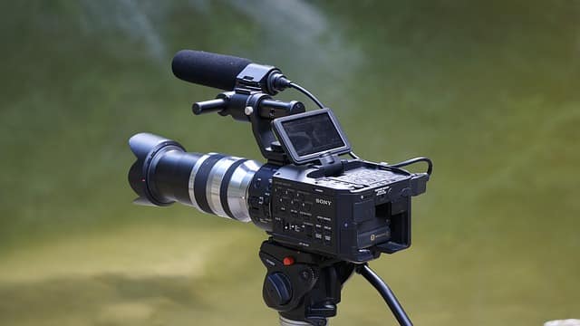 A high-quality telescopic camera setup used for stunning long-distance photography