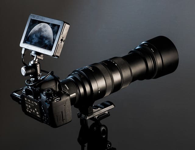 Comparison chart of the best telescopic cameras in 2026 showing zoom range and features.